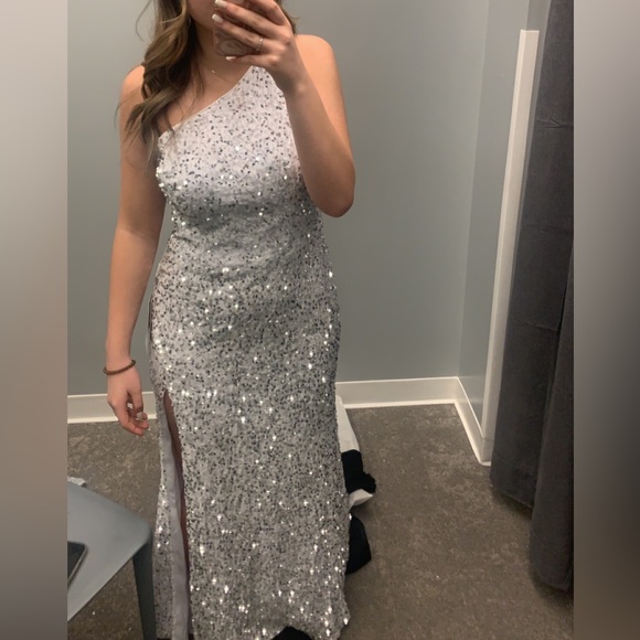 PROM DRESS - was a size 8, got it altered to a size 6. White sequins - Picture 4 of 4